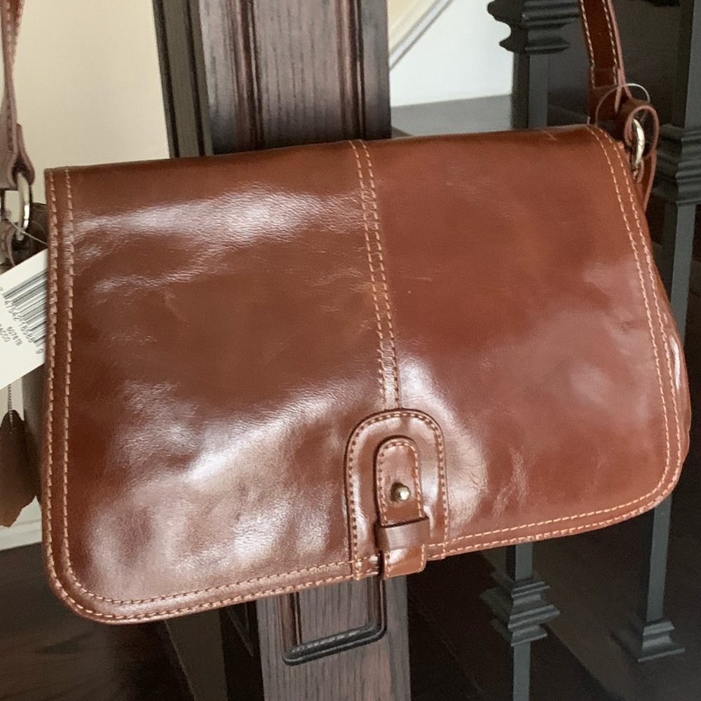 Beautiful crossbody bag by Giani Bernini